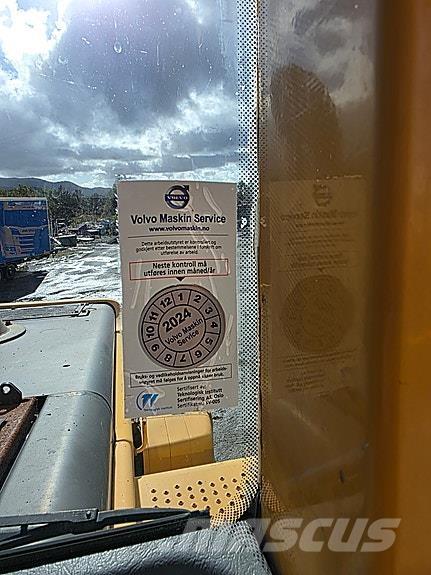 Volvo L90E Фронтальні навантажувачі