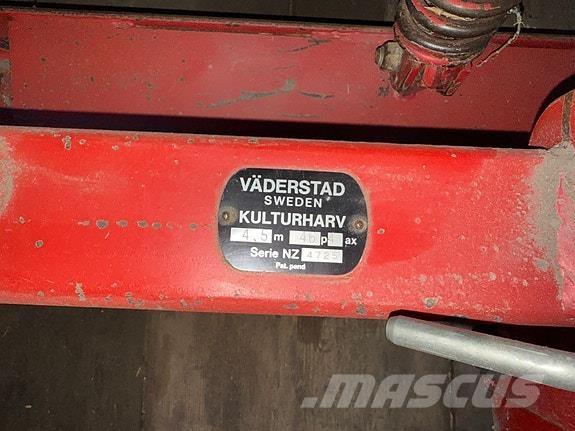   Інші землеоброблювальні машини і додаткове обладнання