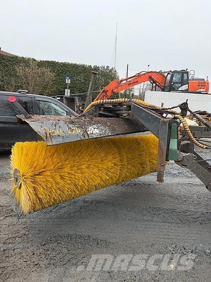   Інше дорожнє і снігозбиральне обладнання