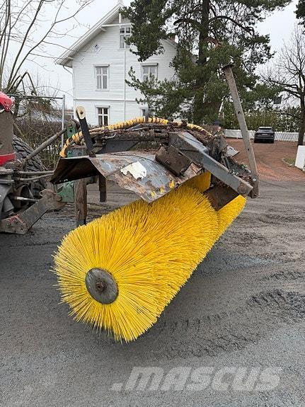   Інше дорожнє і снігозбиральне обладнання