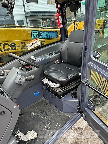 XC6-2506E Телескопічні навантажувачі