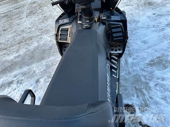Yamaha Viking 5 Снігоходи