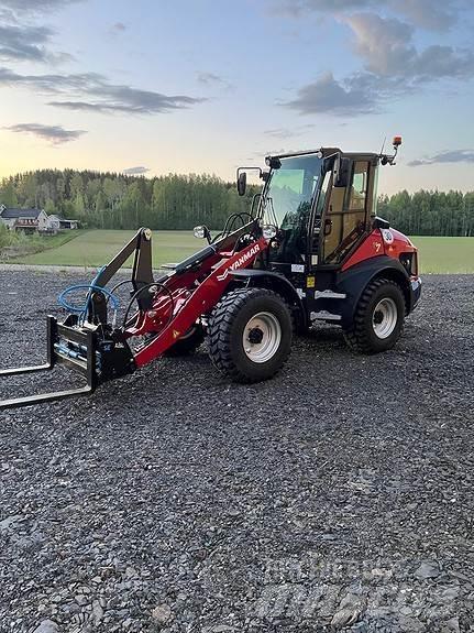Yanmar V7 Фронтальні навантажувачі