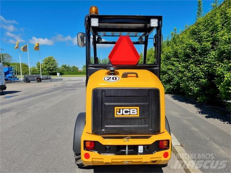 JCB 403 AGRI Малі навантажувачі