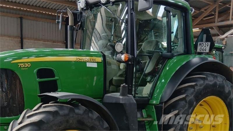 John Deere 7530 Трактори