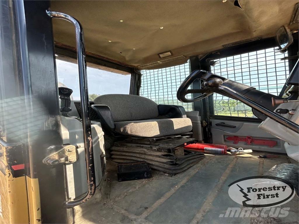 CAT 525B Трельовочні трактора