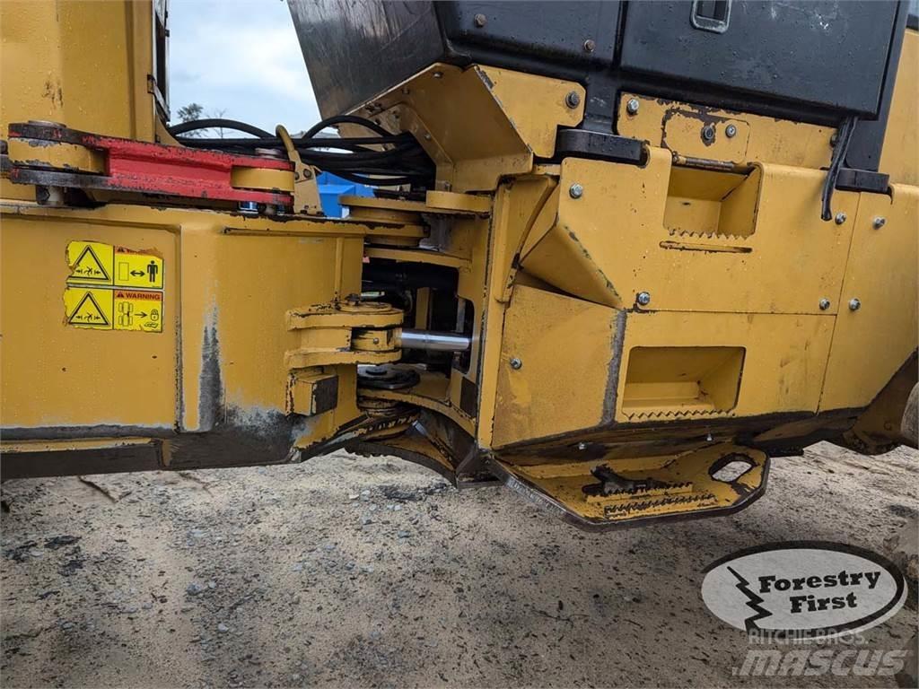 CAT 525C Трельовочні трактора