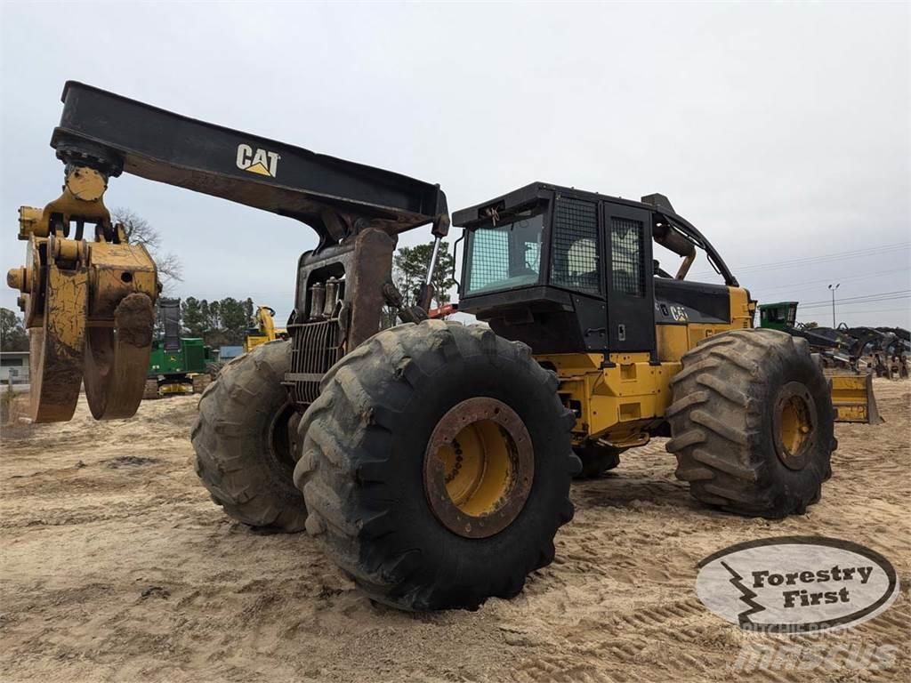 CAT 545C Трельовочні трактора