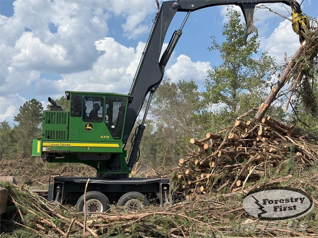 John Deere 437E Лісонавантажувачі
