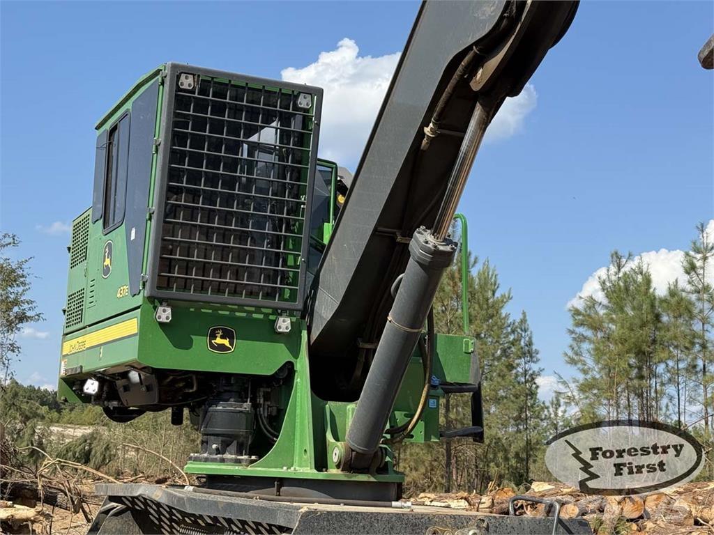 John Deere 437E Лісонавантажувачі
