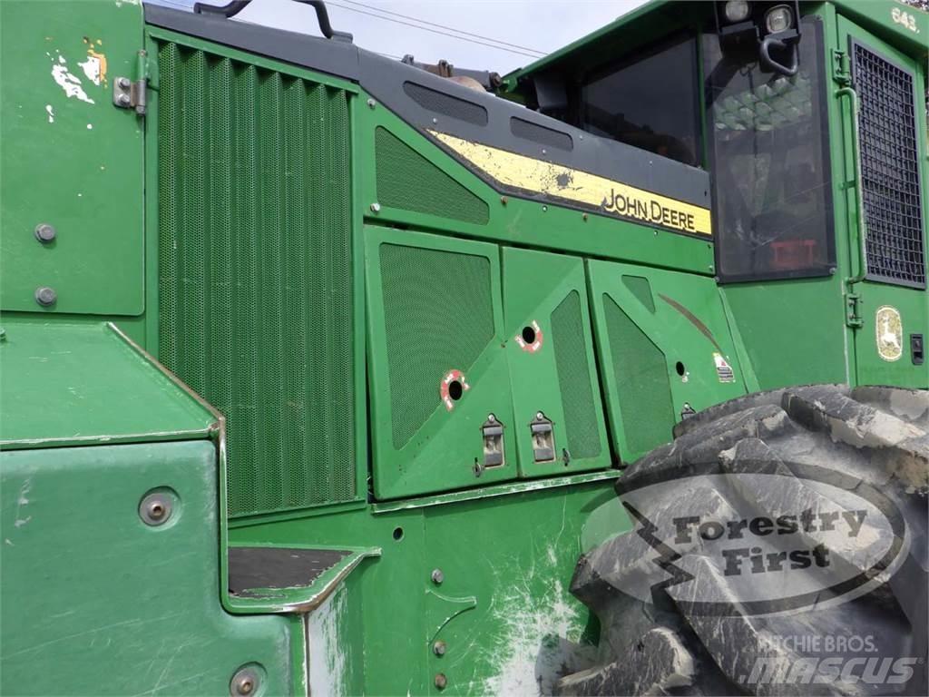 John Deere 643L Валочно-пакетувальні машини