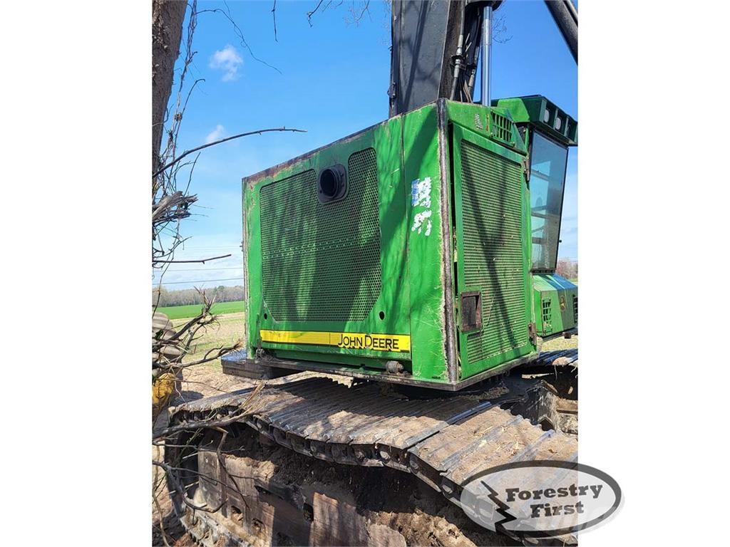 John Deere 753J Валочно-пакетувальні машини