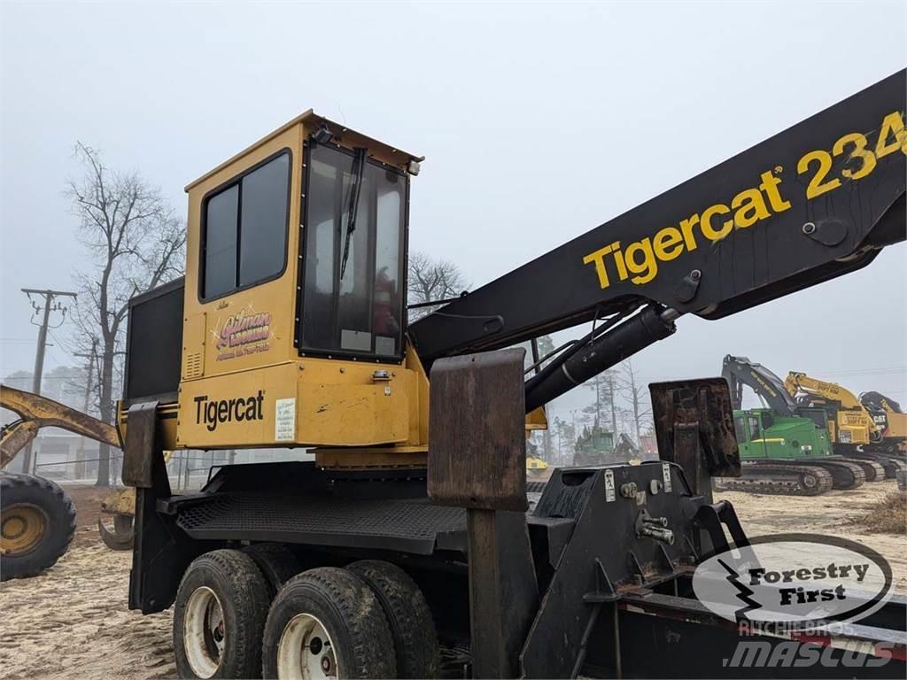 Tigercat 234 Лісонавантажувачі