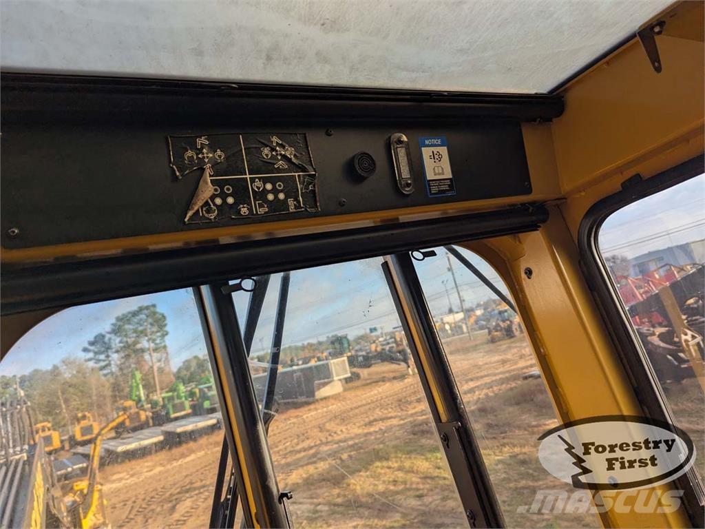 Tigercat 234B Лісонавантажувачі