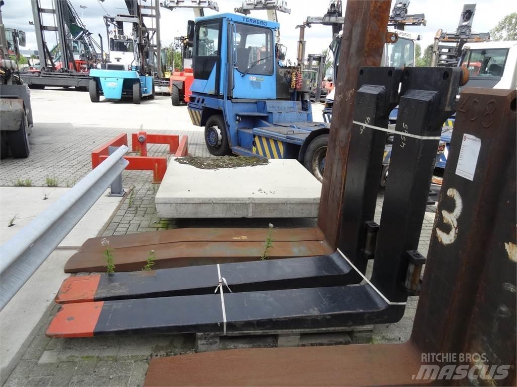 Kalmar DCG330-12 Дизельні навантажувачі