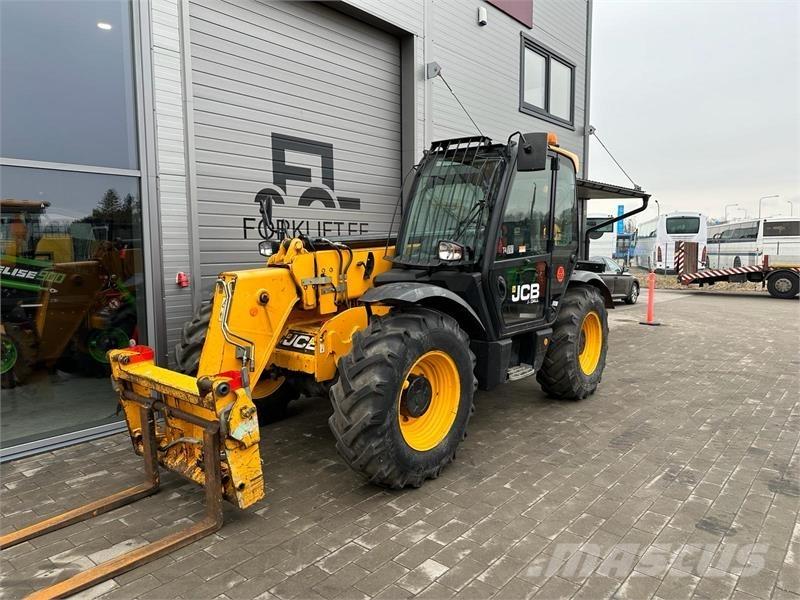 JCB 535-95 Телескопічні навантажувачі