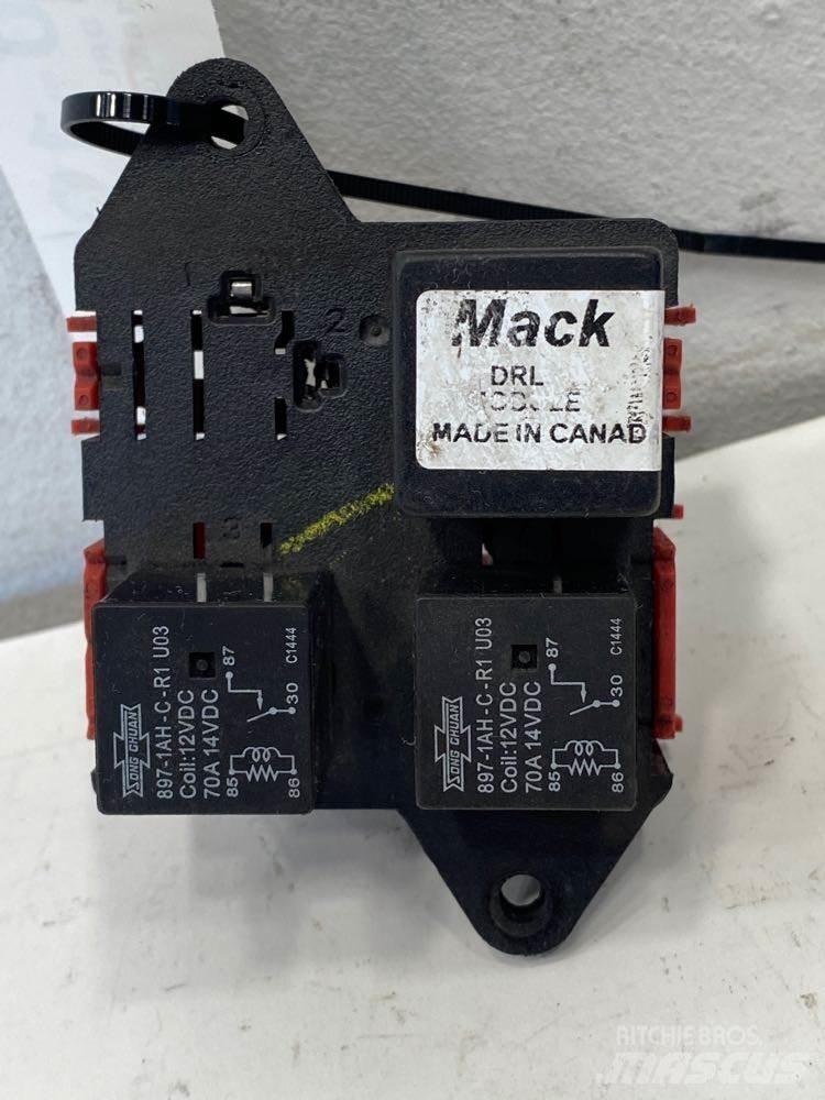 Mack GU Кабіни