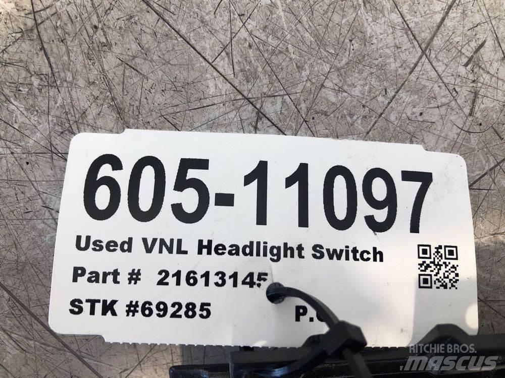 Volvo VNL Електроніка