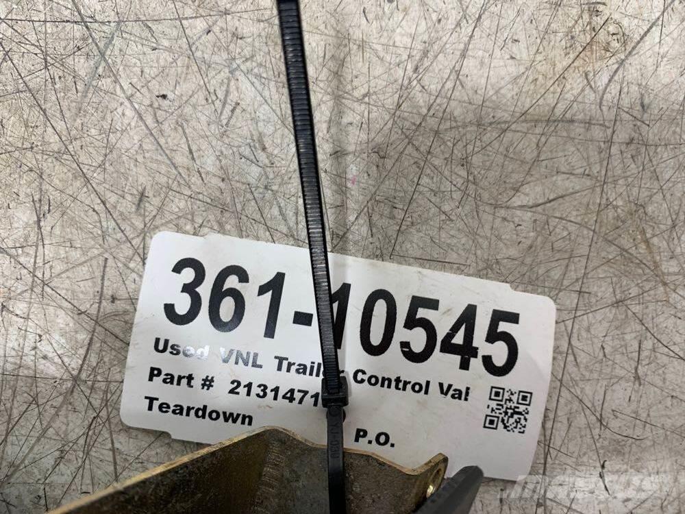 Volvo VNL Транспорт - Інші