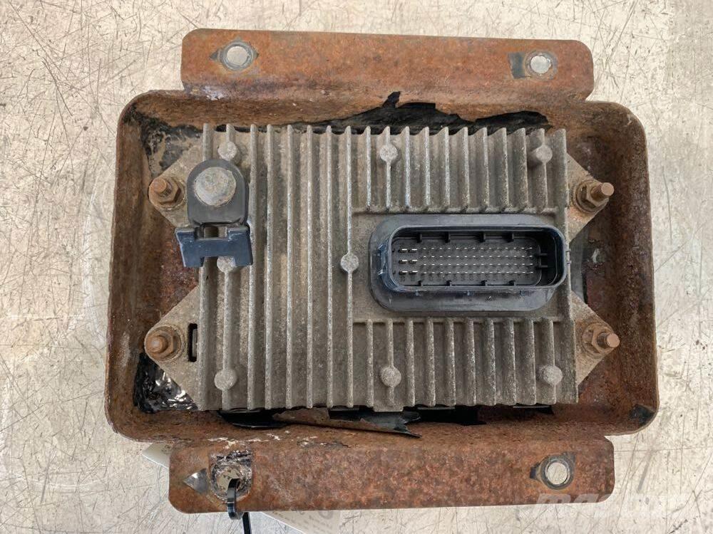 Volvo VNL Транспорт - Інші