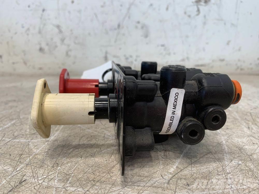 Volvo VNL Транспорт - Інші