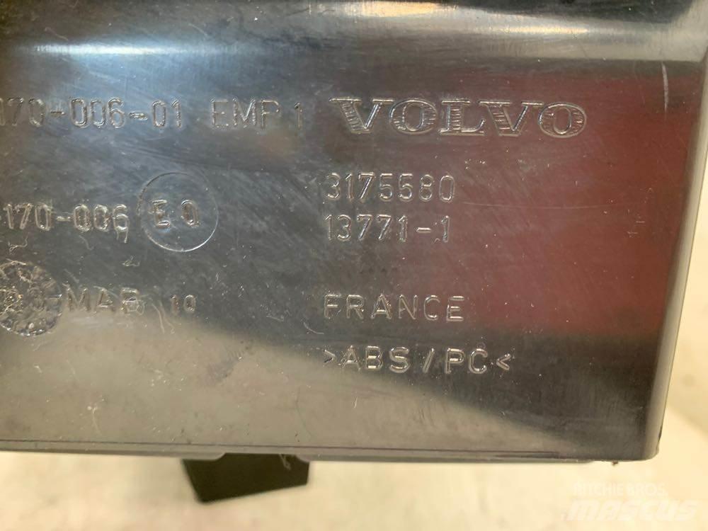 Volvo VNL Електроніка