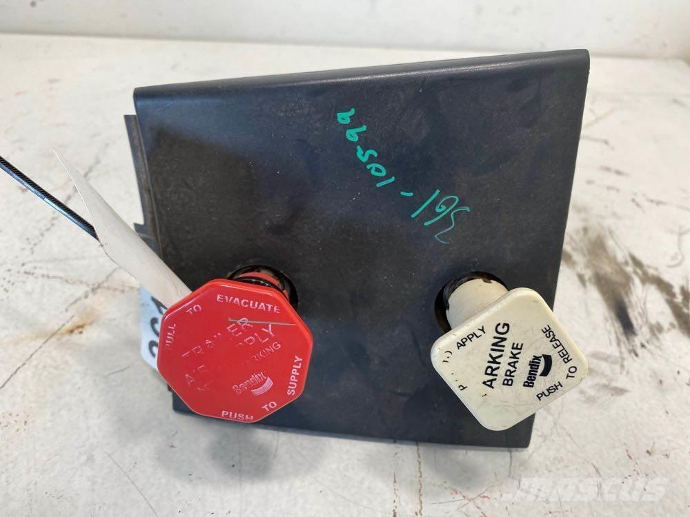 Volvo VNL Транспорт - Інші