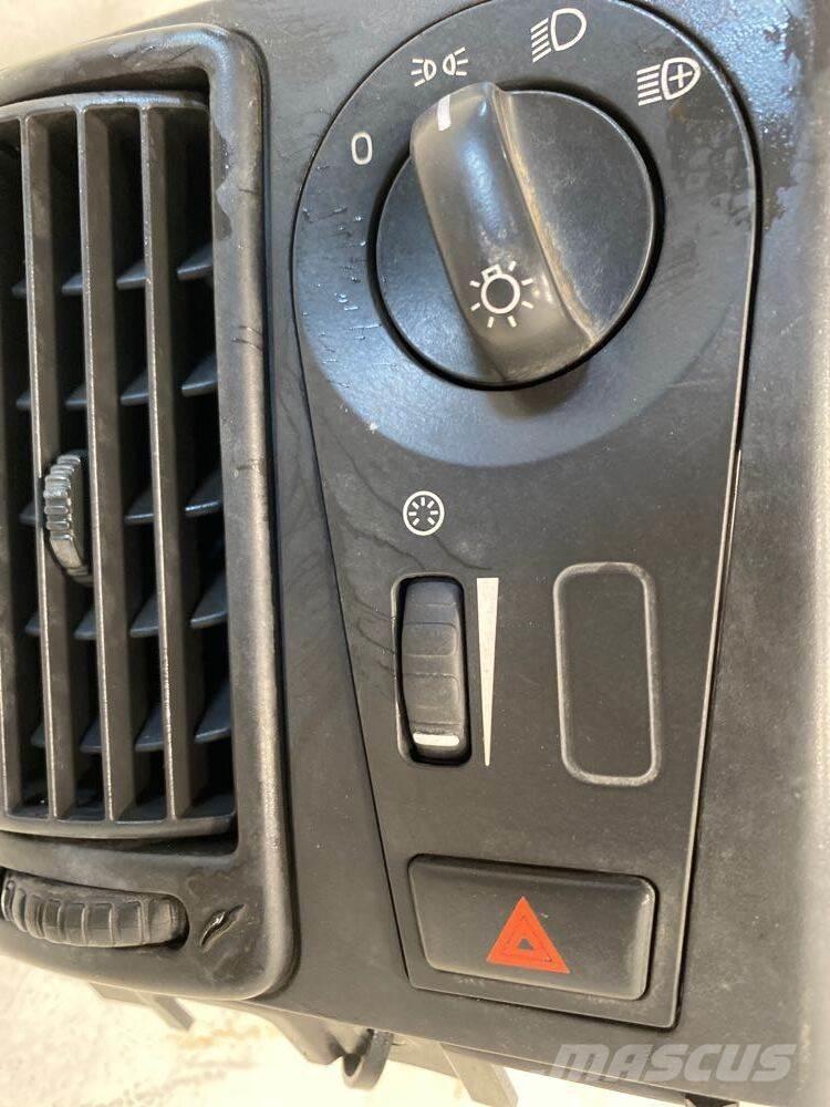 Volvo VNL Електроніка