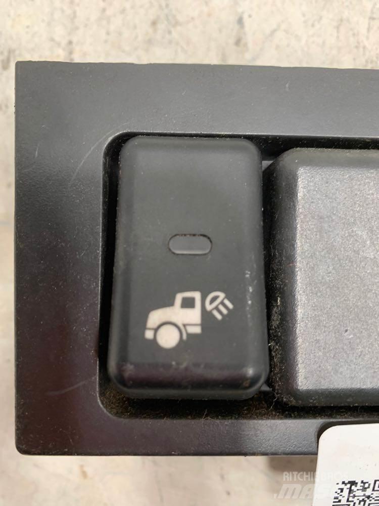 Volvo VNL Електроніка