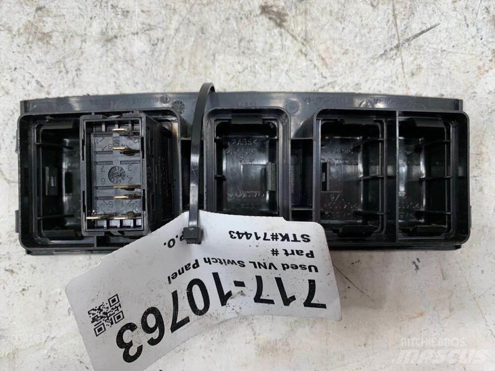 Volvo VNL Електроніка