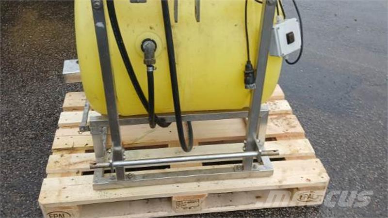  - - - Sprøjte Причіпні обприскувачі