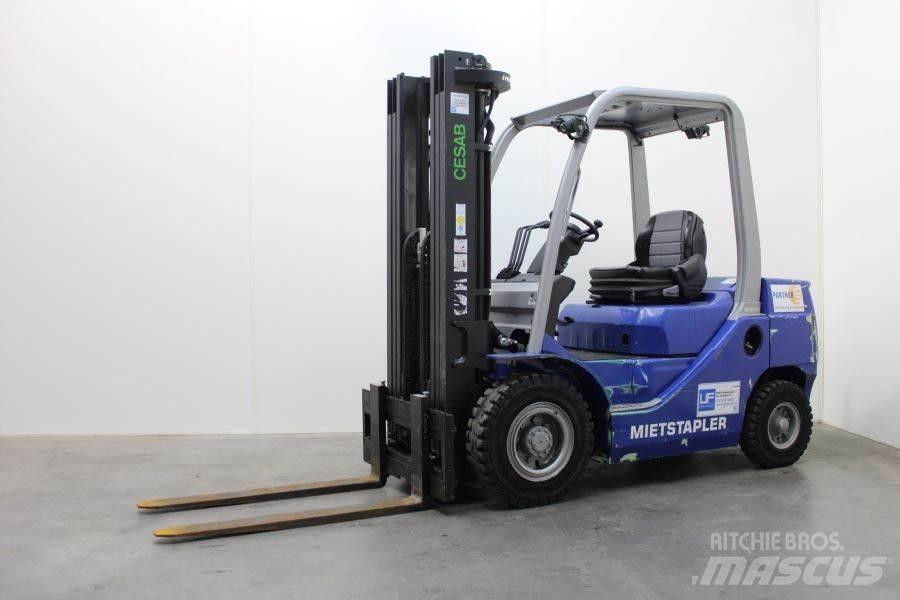 Cesab M 325 D Дизельні навантажувачі