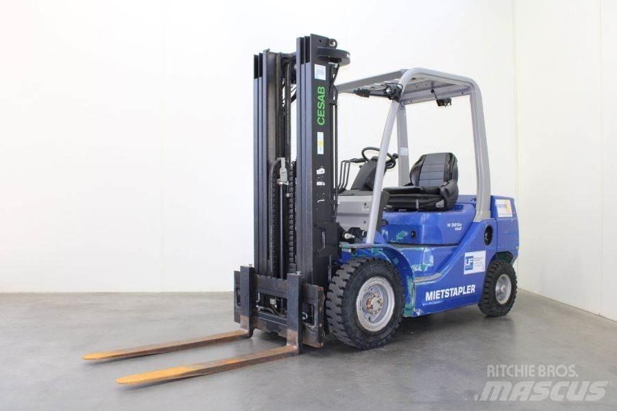 Cesab M 325 D Дизельні навантажувачі