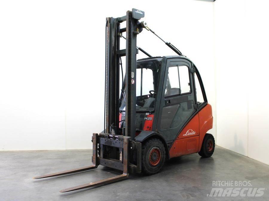 Linde H 25 D Дизельні навантажувачі