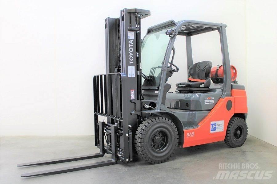 Toyota 02-8FGF25 Газові навантажувачі