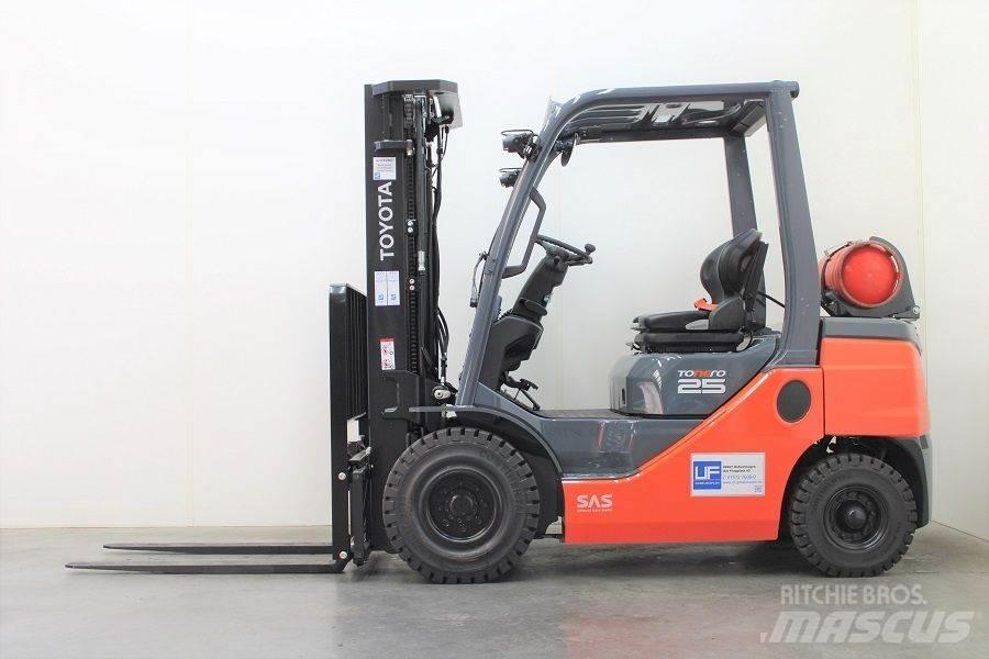 Toyota 02-8FGF25 Газові навантажувачі