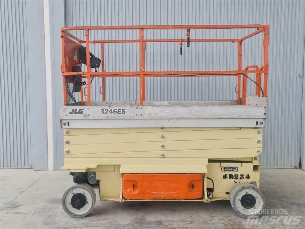 JLG 3246ES Підйомники-ножиці