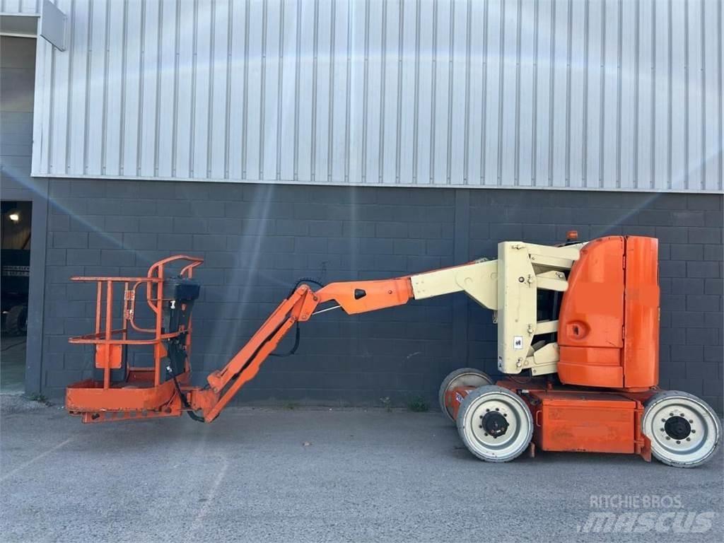 JLG E300AJ Колінчаті підйомники