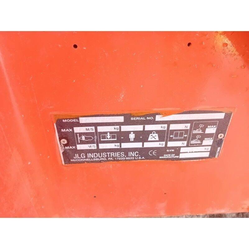 JLG E450AJ Колінчаті підйомники