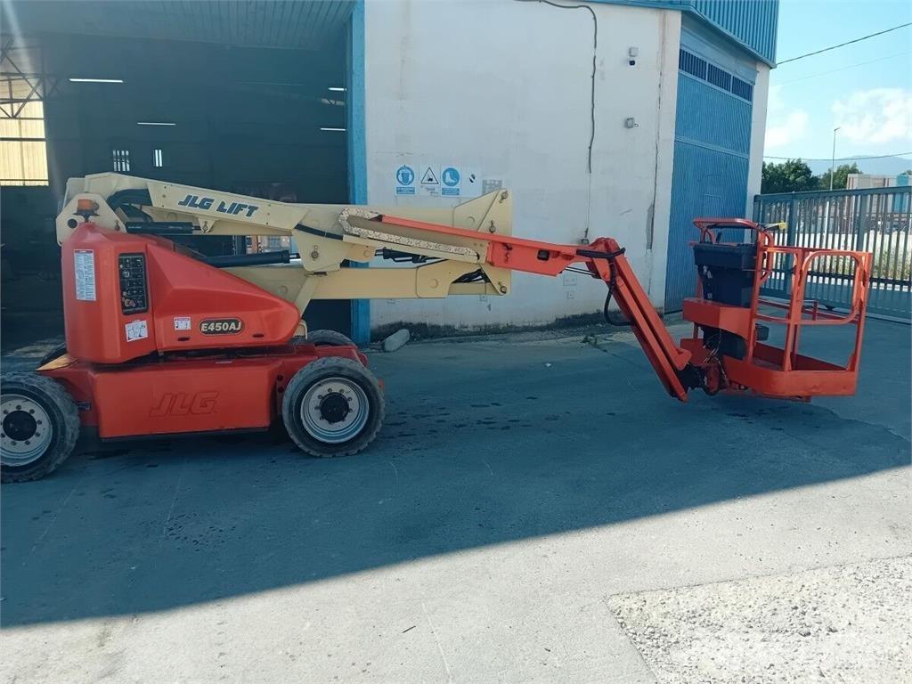 JLG E450AJ Колінчаті підйомники