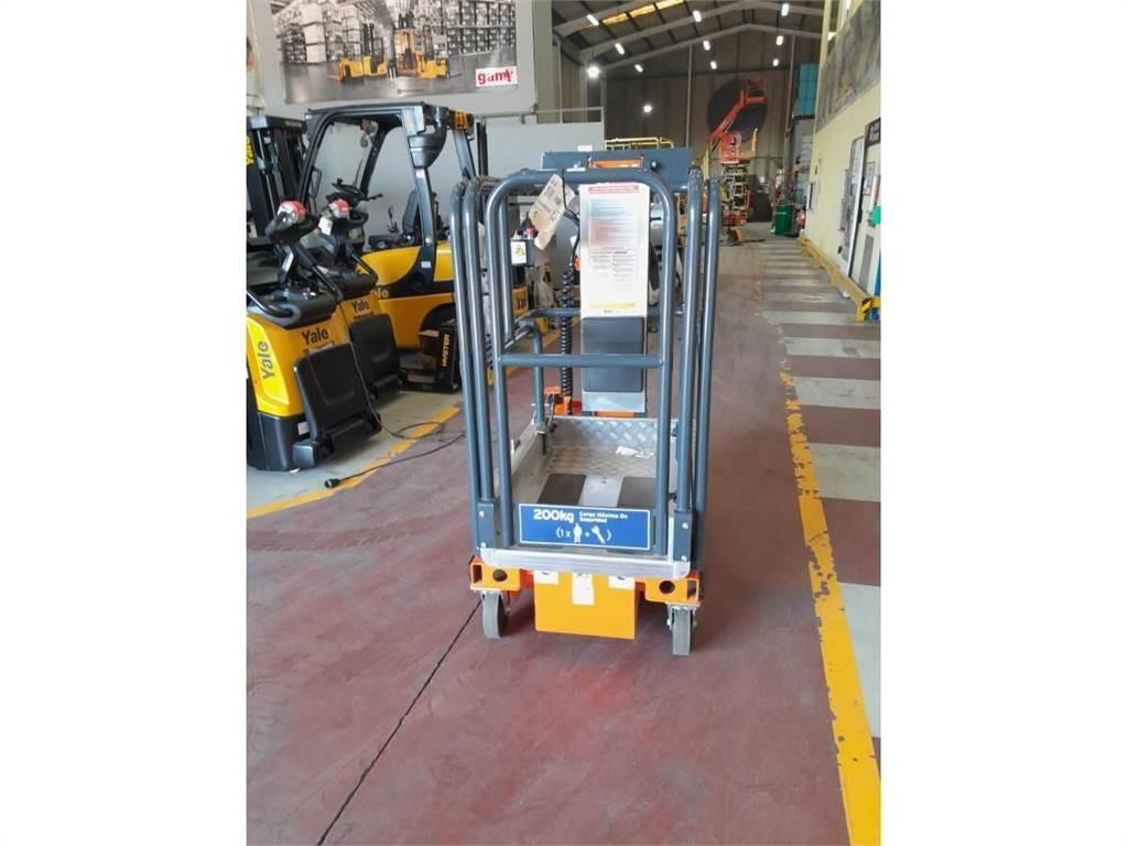JLG NANO SP Вертикальні щоглові підйомники