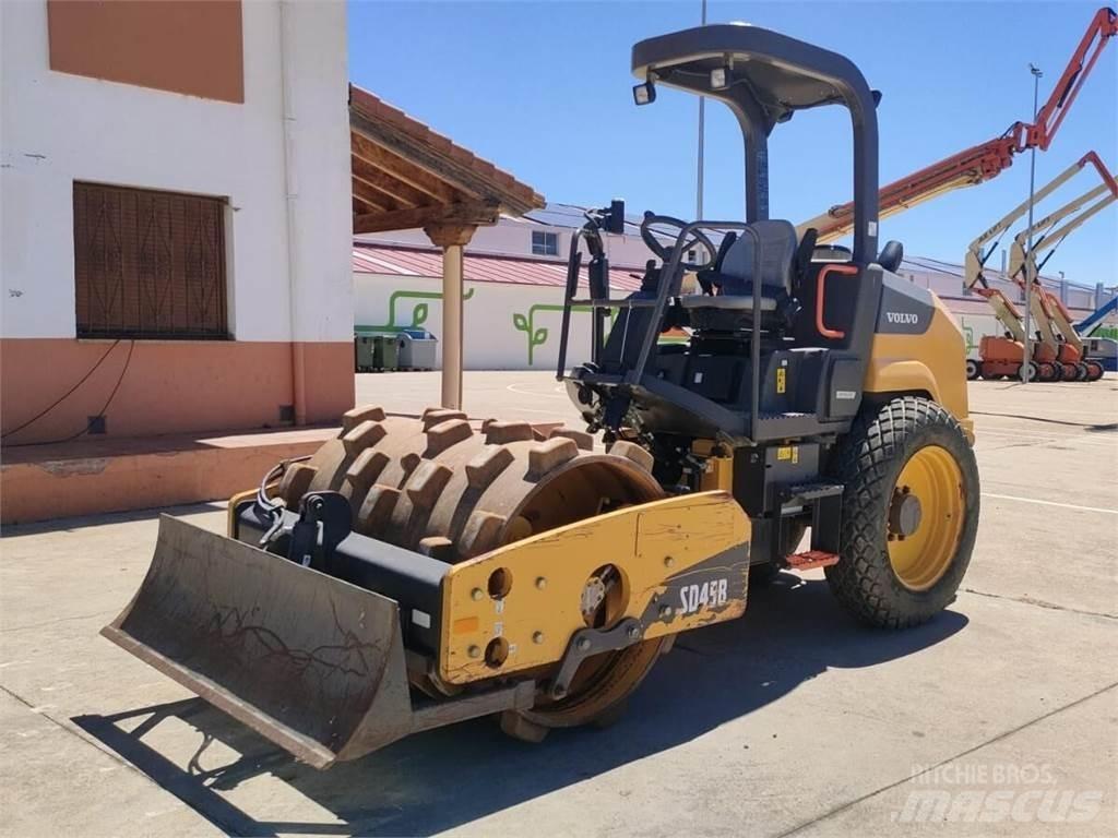 Volvo SD45B Ущільнювачі грунту