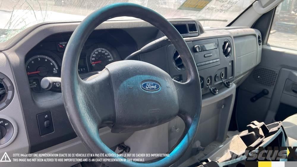 Ford E-450 Тягачі