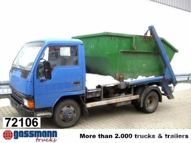 Mitsubishi Canter 4x2 Контейнеровози