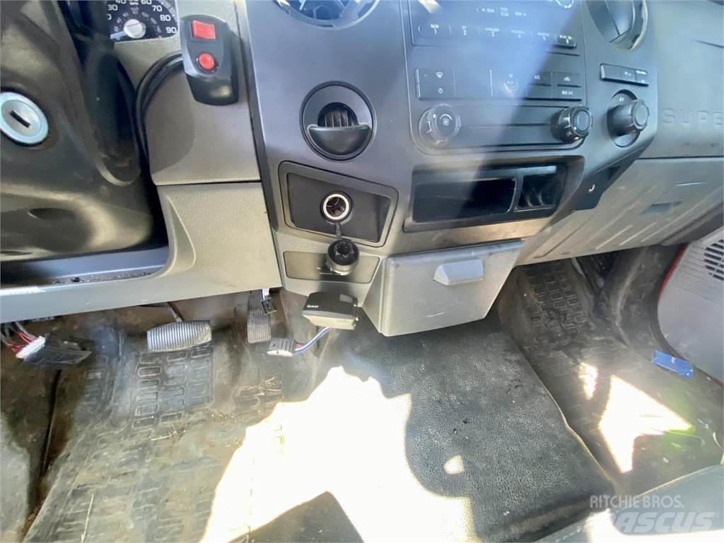 Ford F250 Вантажівки-платформи/бокове розвантаження