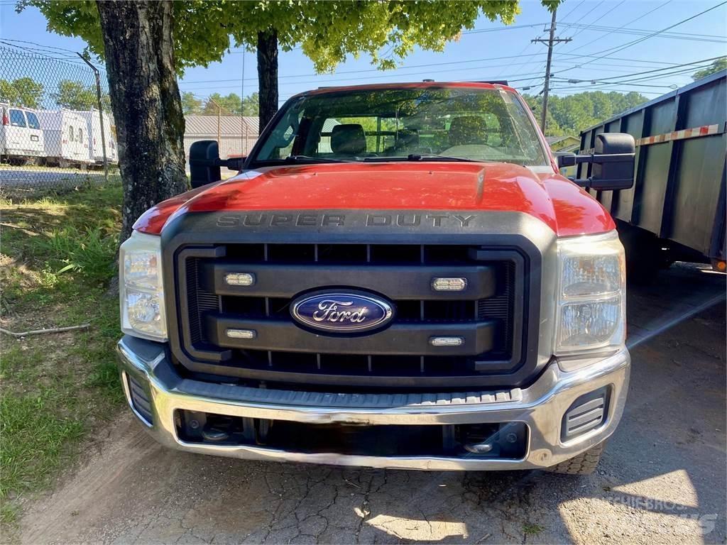 Ford F250 Вантажівки-платформи/бокове розвантаження