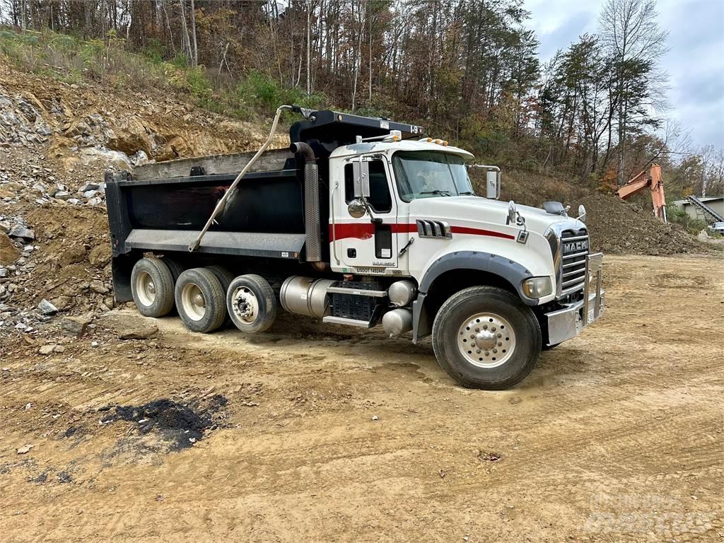 Mack GU713 Самоскиди
