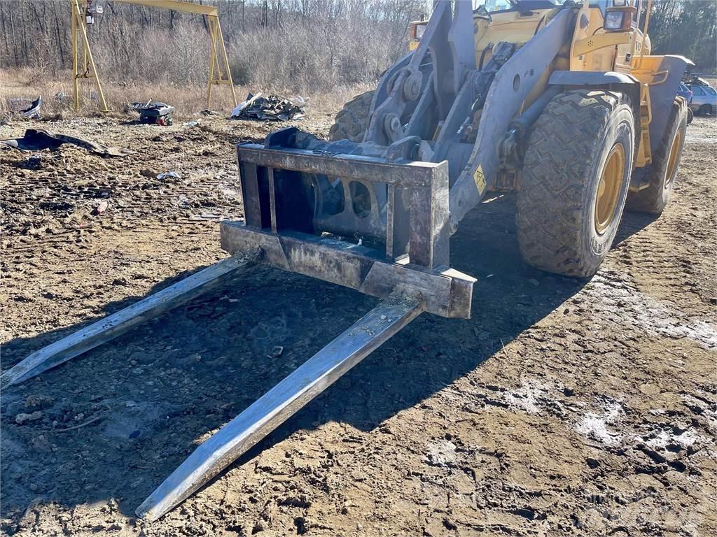 Volvo L70E Фронтальні навантажувачі