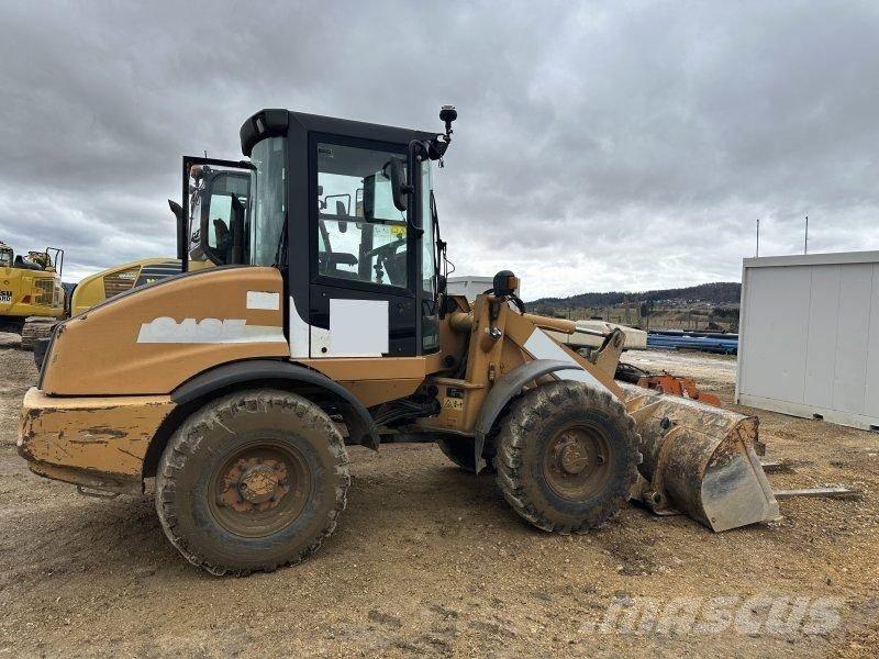 CASE 221D Фронтальні навантажувачі