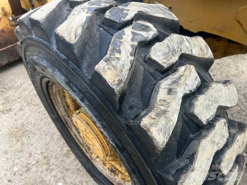 CAT 428 E Екскаватори-навантажувачі